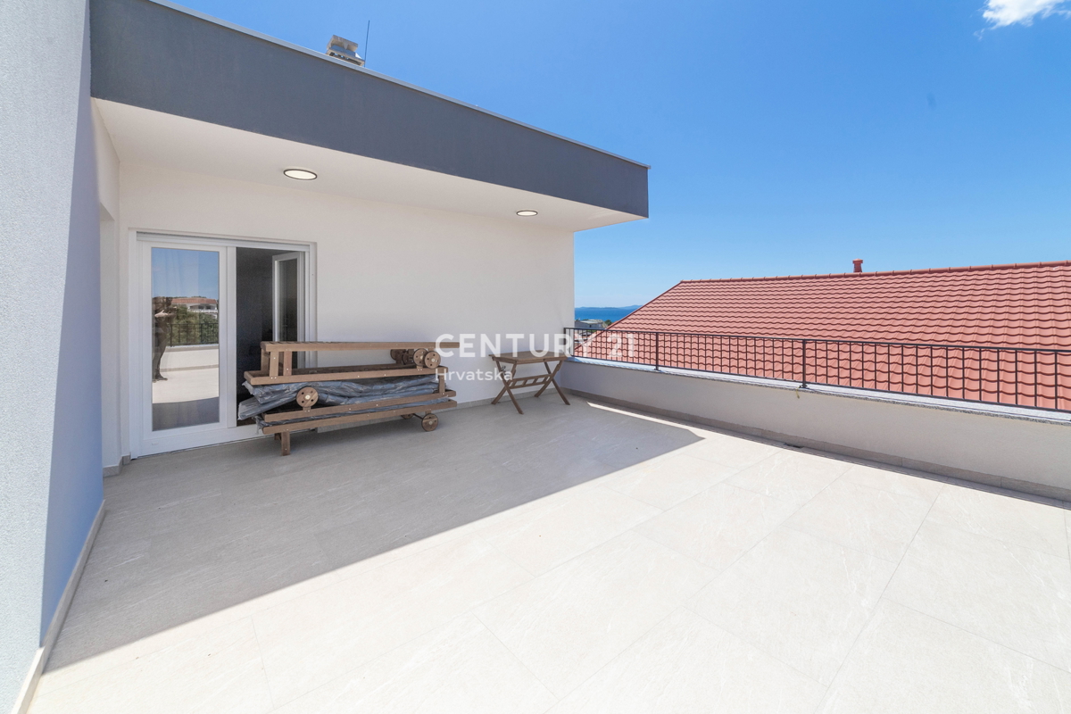 VIR, NUOVA COSTRUZIONE, APPARTAMENTO MODERNO DI 90 M2 AL 2° PIANO, ARREDATO, SUBITO ABITABILE, A 600 M DAL MARE