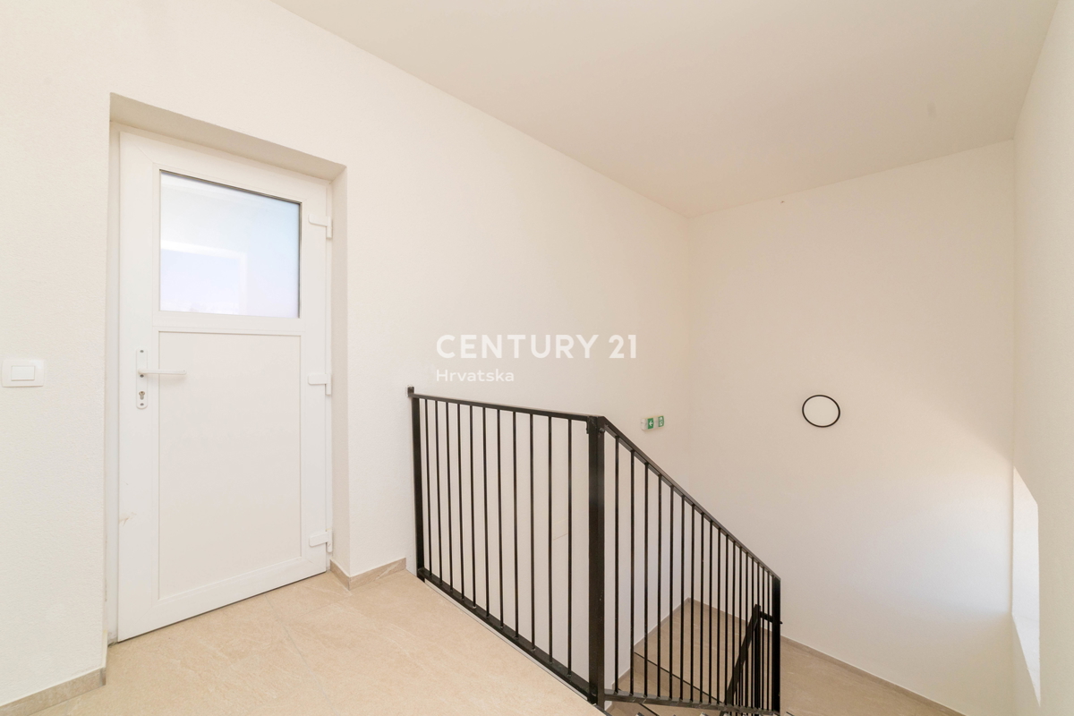 VIR, NUOVA COSTRUZIONE, APPARTAMENTO MODERNO DI 90 M2 AL 2° PIANO, ARREDATO, SUBITO ABITABILE, A 600 M DAL MARE