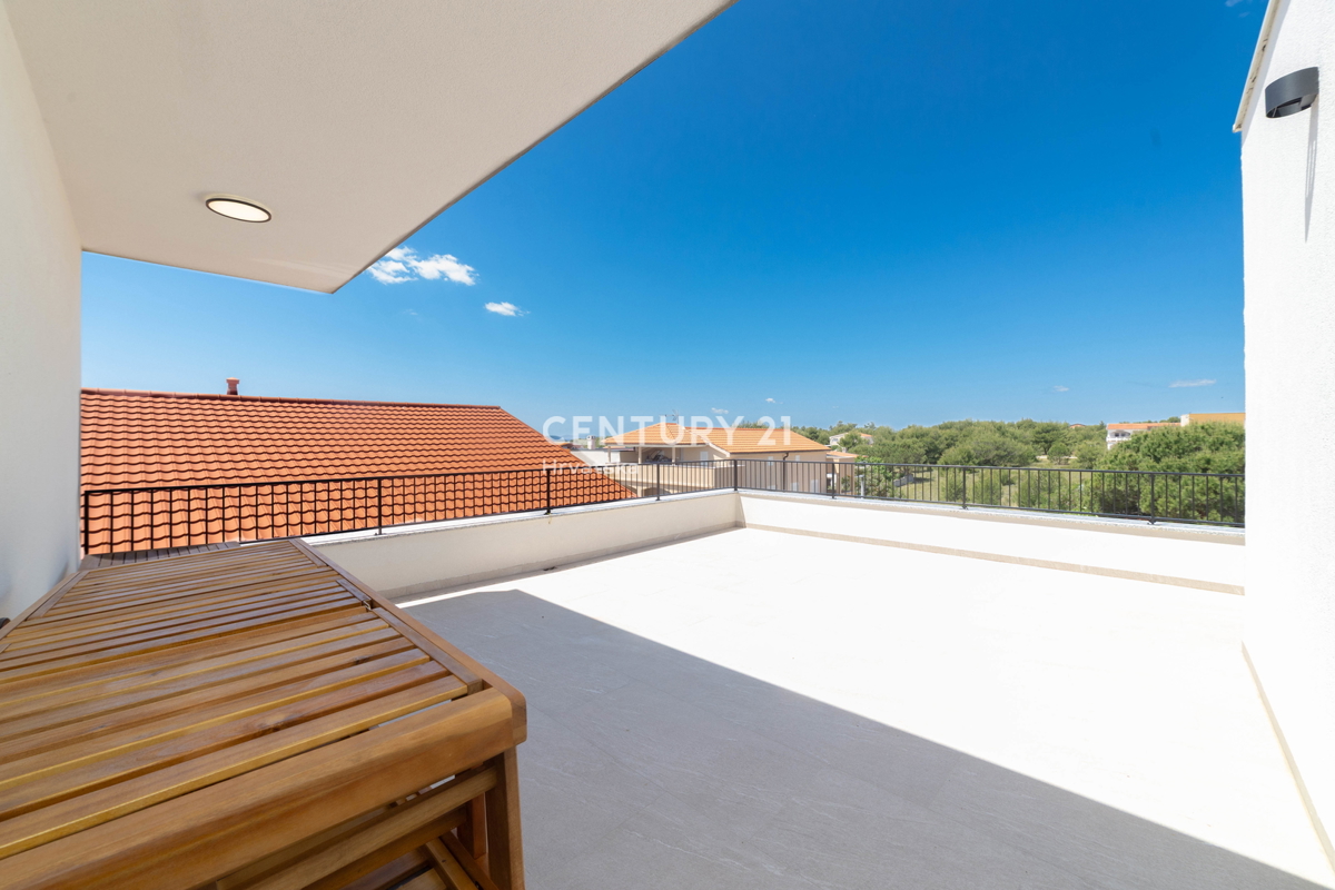 VIR, NUOVA COSTRUZIONE, APPARTAMENTO MODERNO DI 90 M2 AL 2° PIANO, ARREDATO, SUBITO ABITABILE, A 600 M DAL MARE