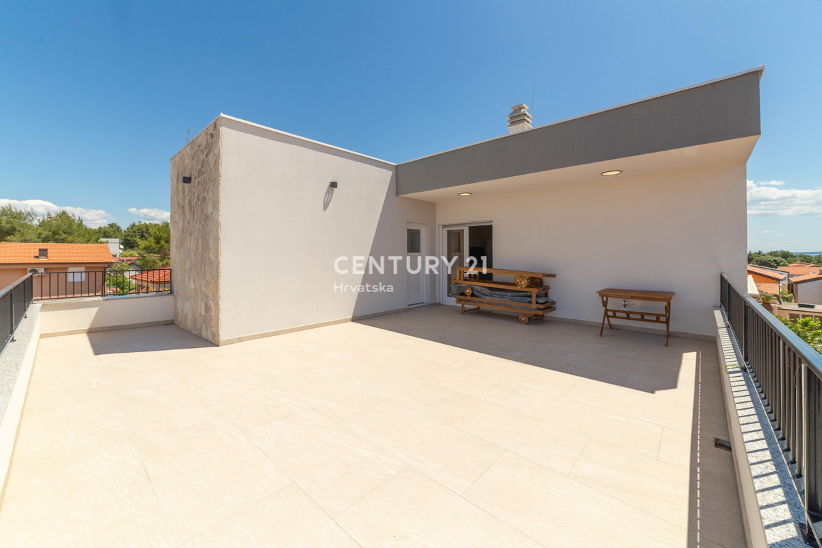 VIR, NUOVA COSTRUZIONE, APPARTAMENTO MODERNO DI 90 M2 AL 2° PIANO, ARREDATO, SUBITO ABITABILE, A 600 M DAL MARE