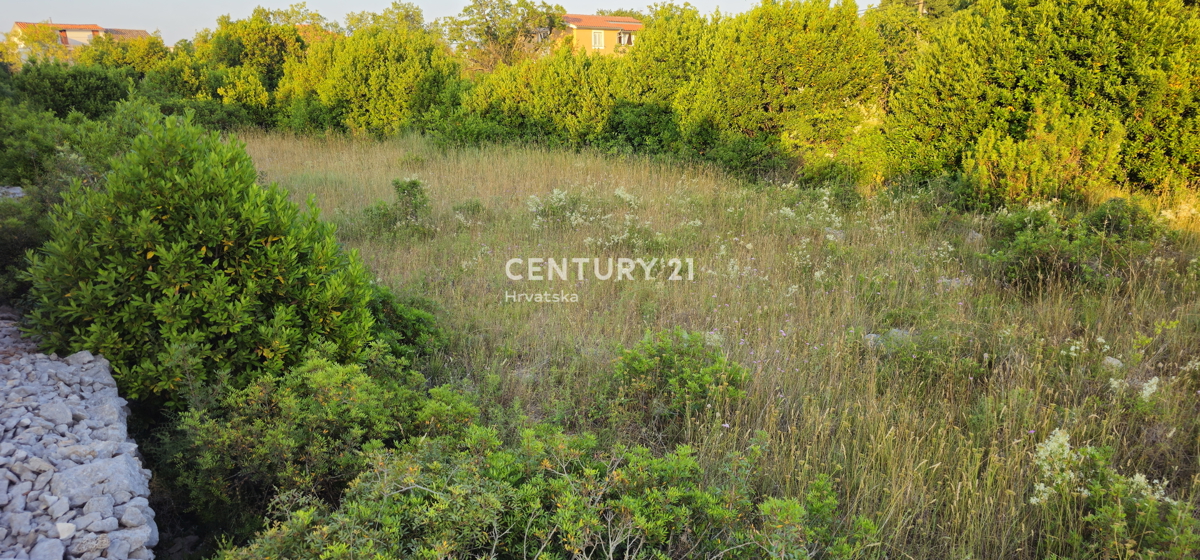 Pašman, Pašman, terreno edificabile, giardino pianeggiante delimitato da un muro a secco