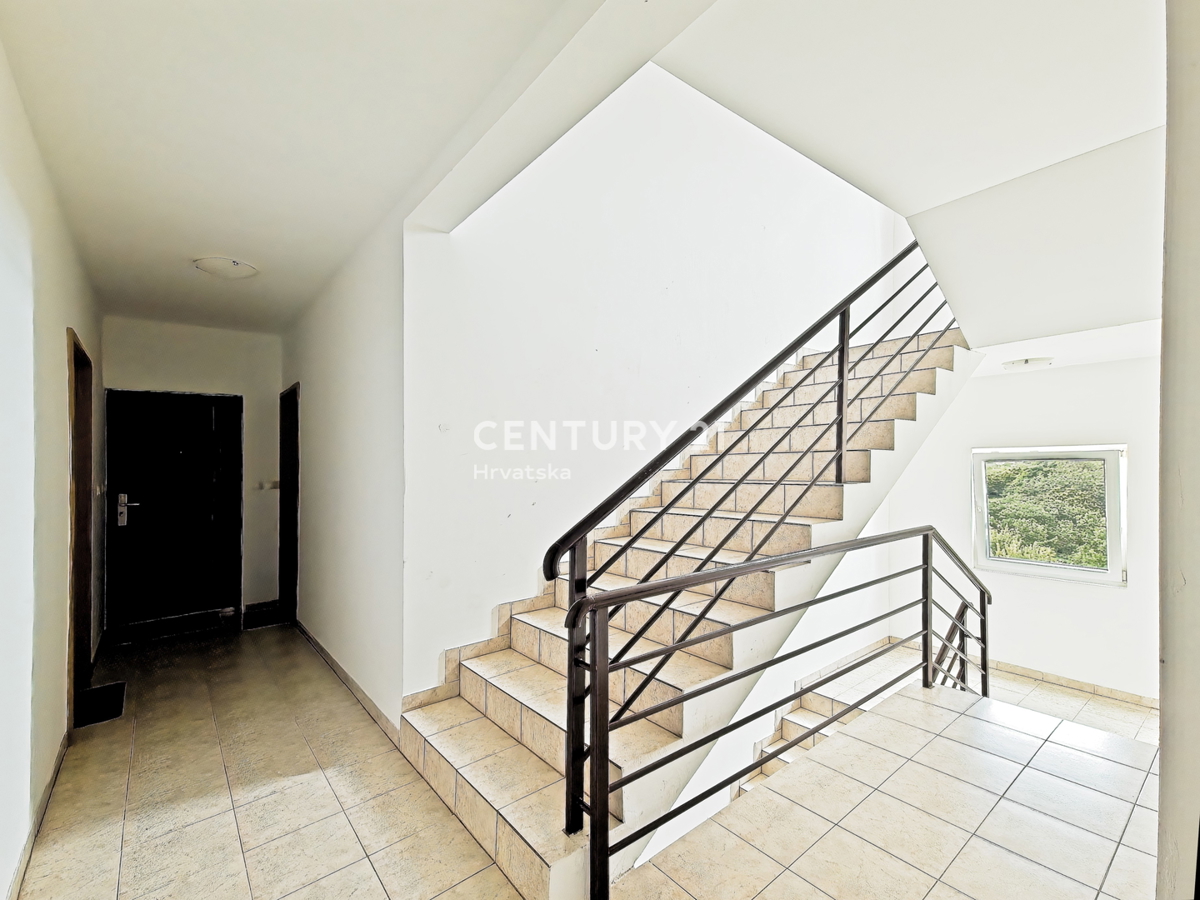 POSEDARJE: Appartamento bilocale con splendida vista mare