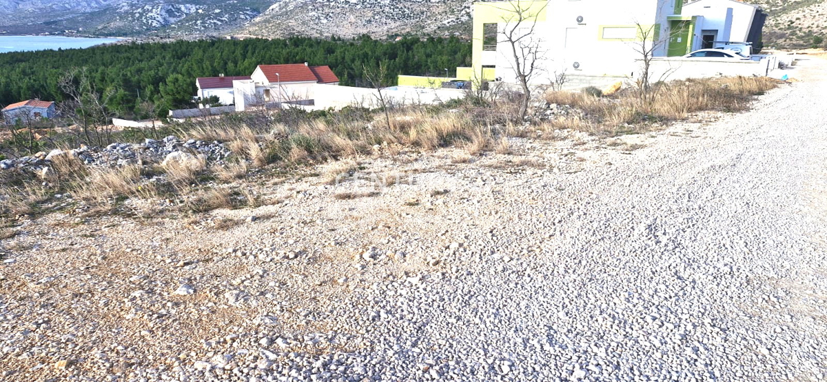 Rovanjska - Jasenice - terreno edificabile con progetto e vista mare