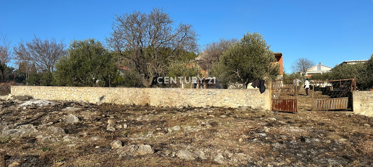 Banjevci, lago di Vransko, Pirovac, casa incompleta legalizzata su un bel terreno