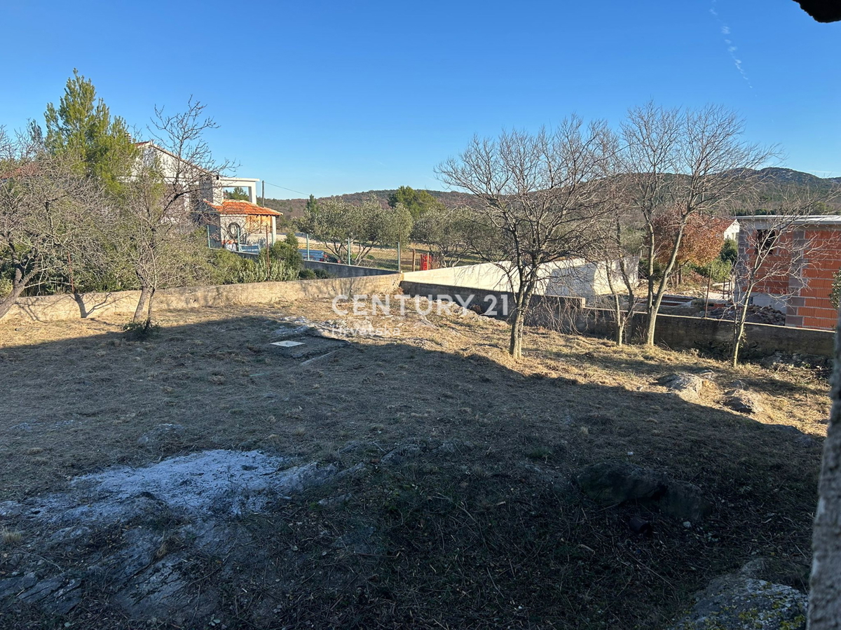 Banjevci, lago di Vransko, Pirovac, casa incompleta legalizzata su un bel terreno