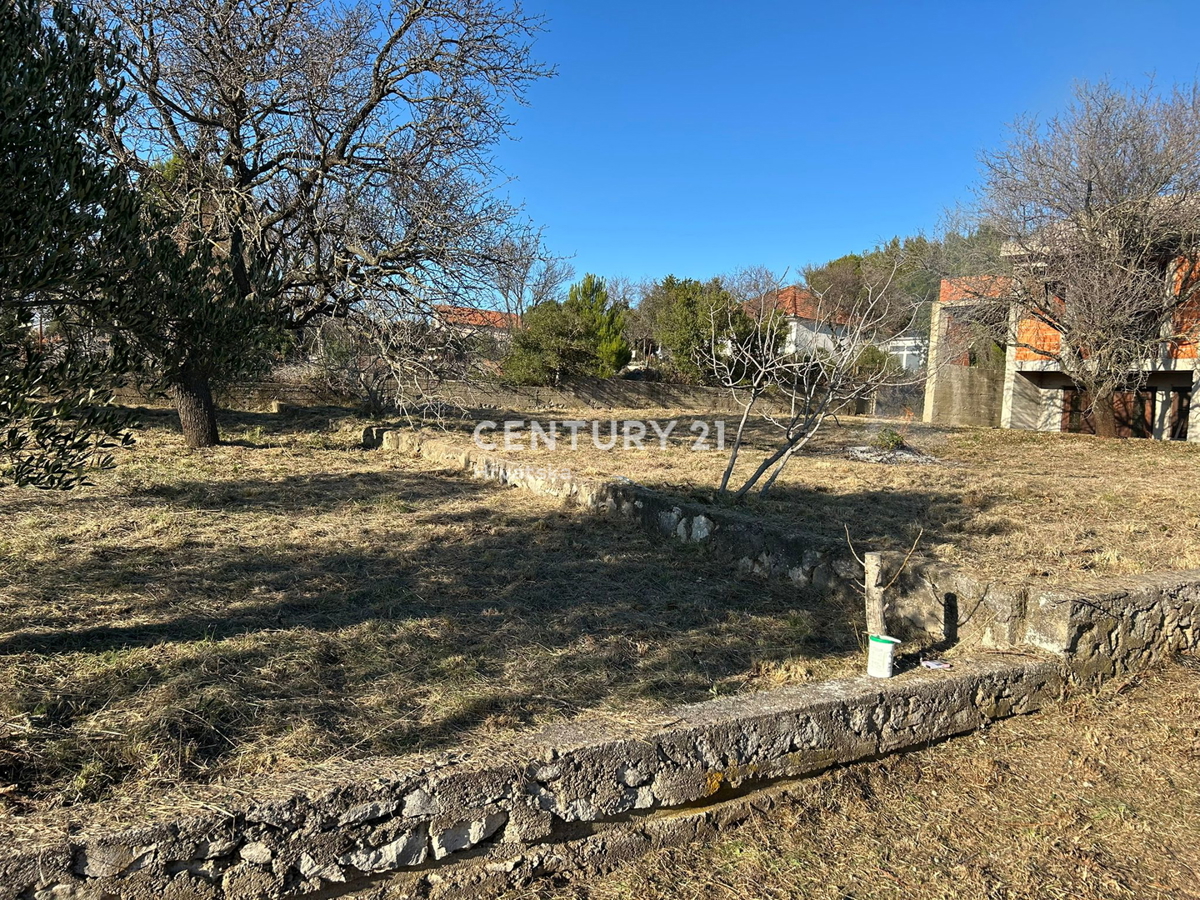 Banjevci, lago di Vransko, Pirovac, casa incompleta legalizzata su un bel terreno