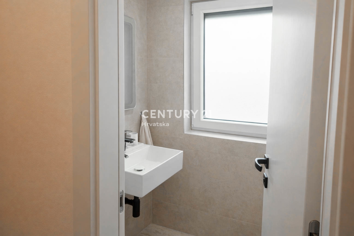 Vir – appartamento su due piani con terrazza sul tetto e vista mare