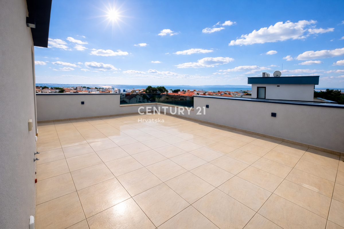 Vir – appartamento su due piani con terrazza sul tetto e vista mare