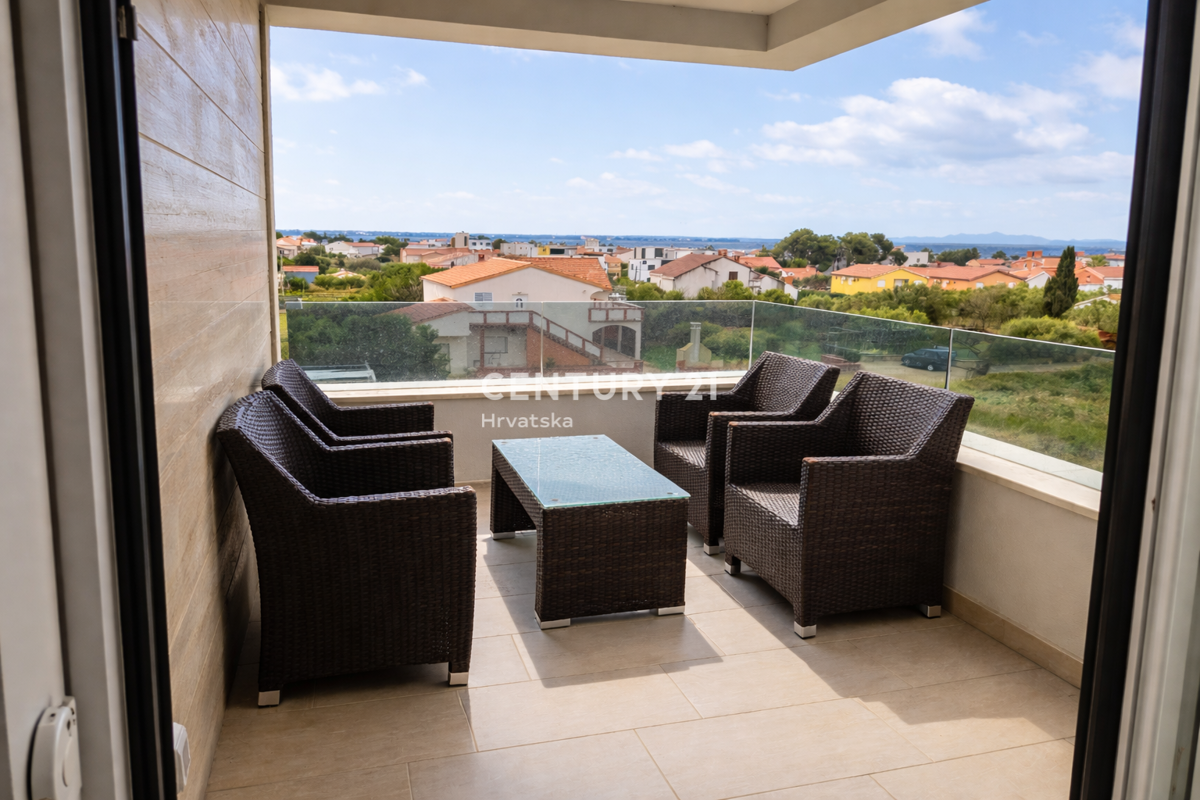 Vir – appartamento su due piani con terrazza sul tetto e vista mare