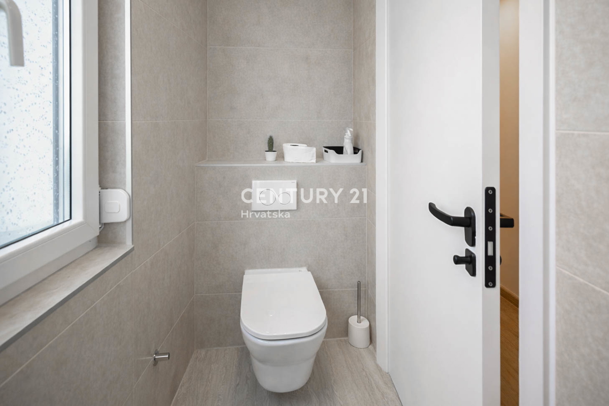 Vir – appartamento su due piani con terrazza sul tetto e vista mare