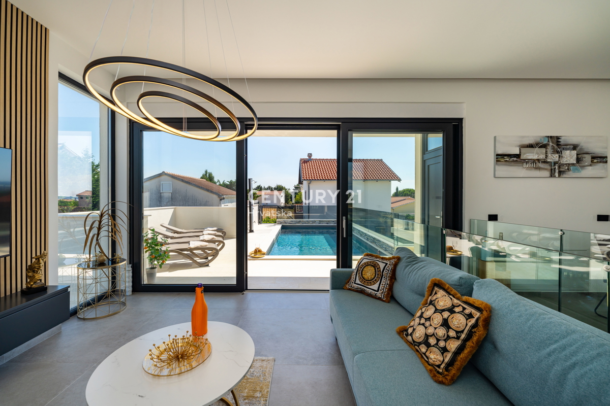Vrsi vicino a Zara - Nuova casa con piscina sul tetto