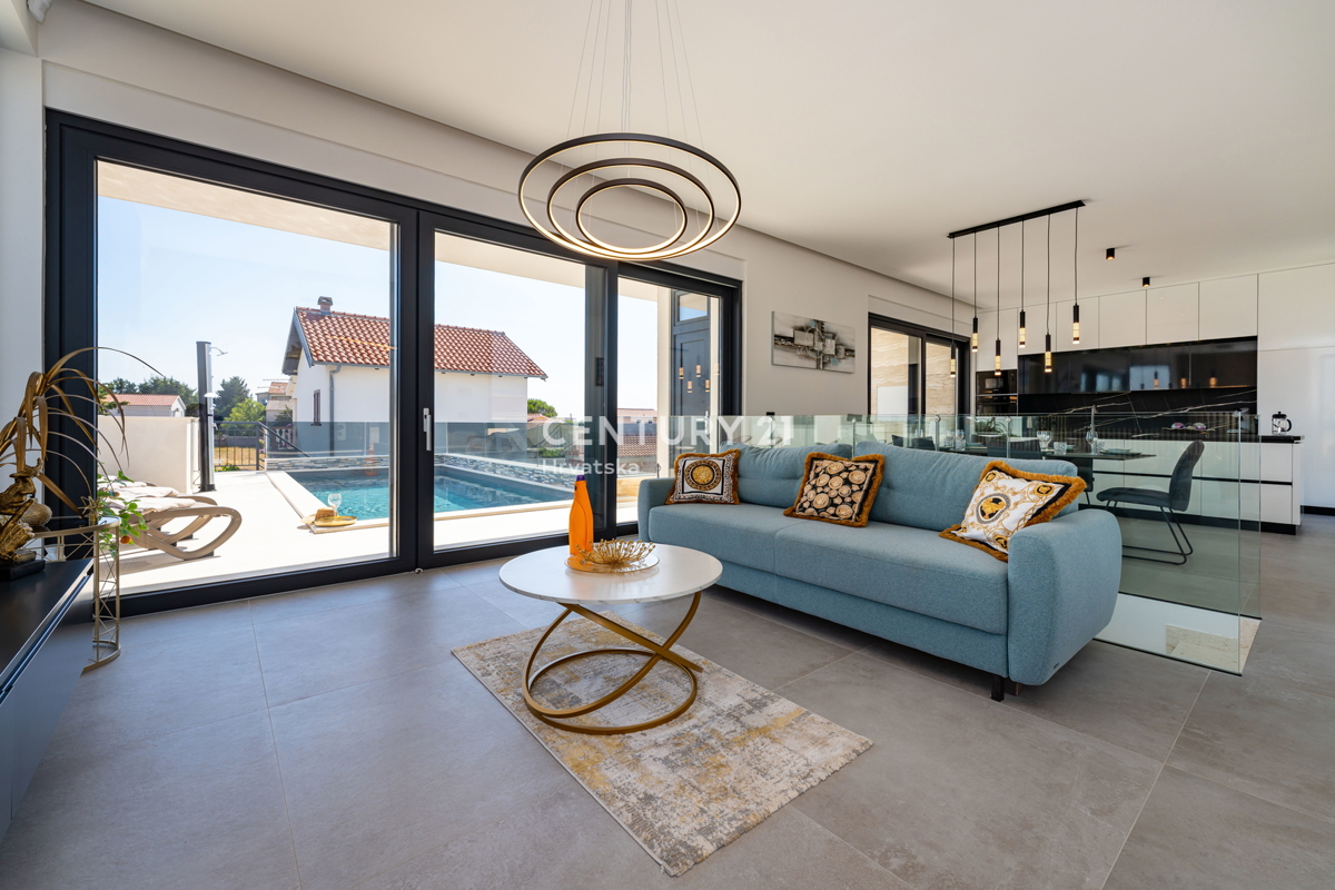 Vrsi vicino a Zara - Nuova casa con piscina sul tetto