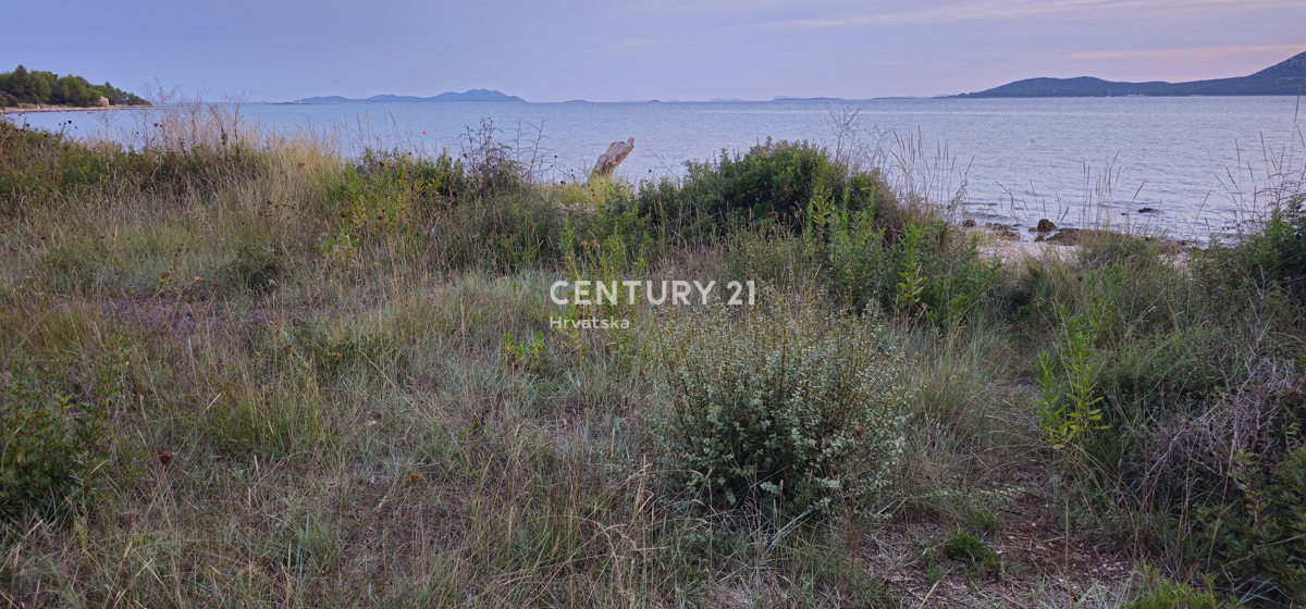 Biograd na Moru, Kumenat, terreno estremamente attraente direttamente sul mare