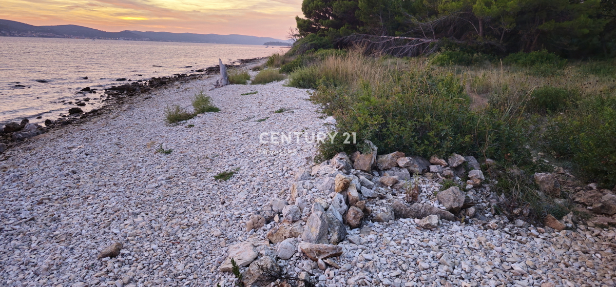 Biograd na Moru, Kumenat, terreno estremamente attraente direttamente sul mare