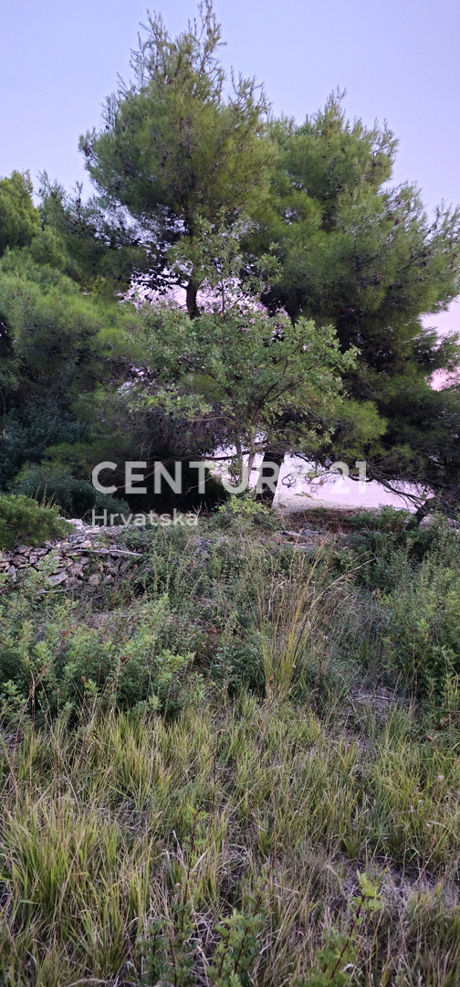 Biograd na Moru, Kumenat, terreno estremamente attraente direttamente sul mare