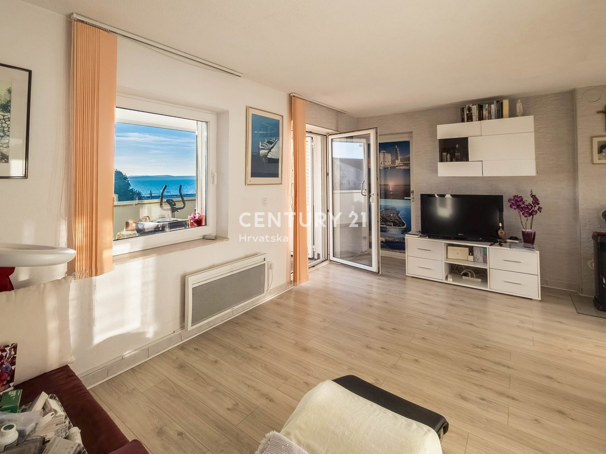 ZADAR, KOŽINO, CASA CON 3 APPARTAMENTI, GARAGE, VISTA MARE, 200 m DAL MARE