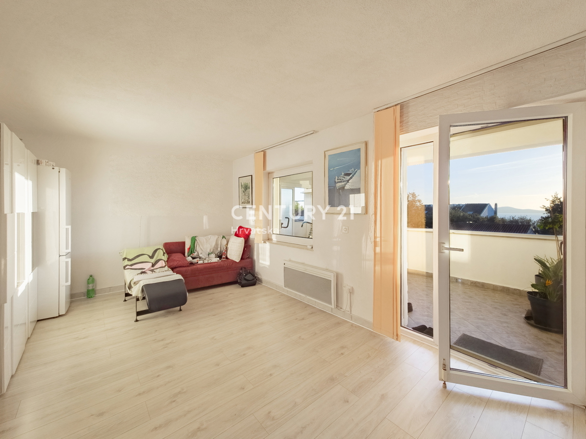 ZADAR, KOŽINO, CASA CON 3 APPARTAMENTI, GARAGE, VISTA MARE, 200 m DAL MARE