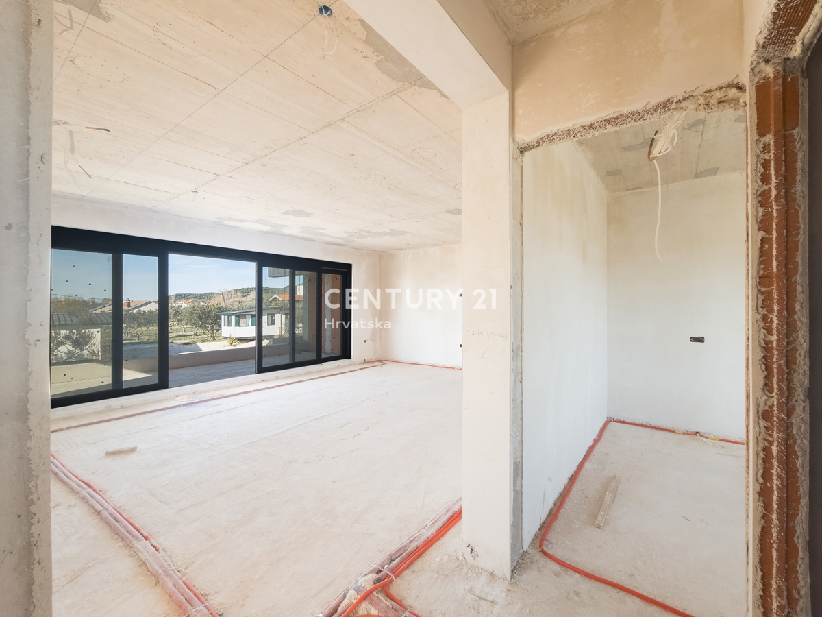 ZADAR, LJUBAČ, LUX. NUOVO. 102,17 m2, 1° piano, 50 M DAL MARE E DALLA SPIAGGIA, VISTA MARE