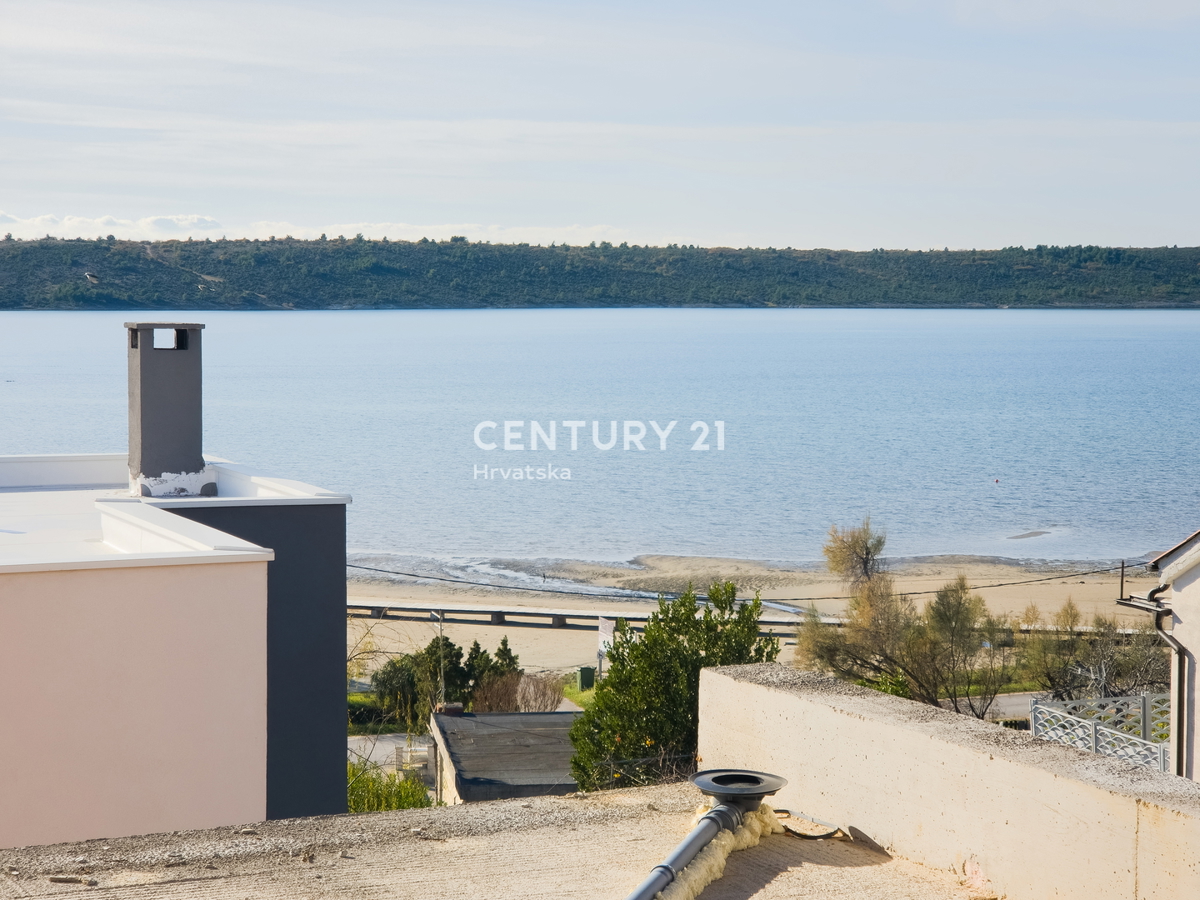 ZADAR, LJUBAČ, LUX. NUOVO. 102,17 m2, 1° piano, 50 M DAL MARE E DALLA SPIAGGIA, VISTA MARE
