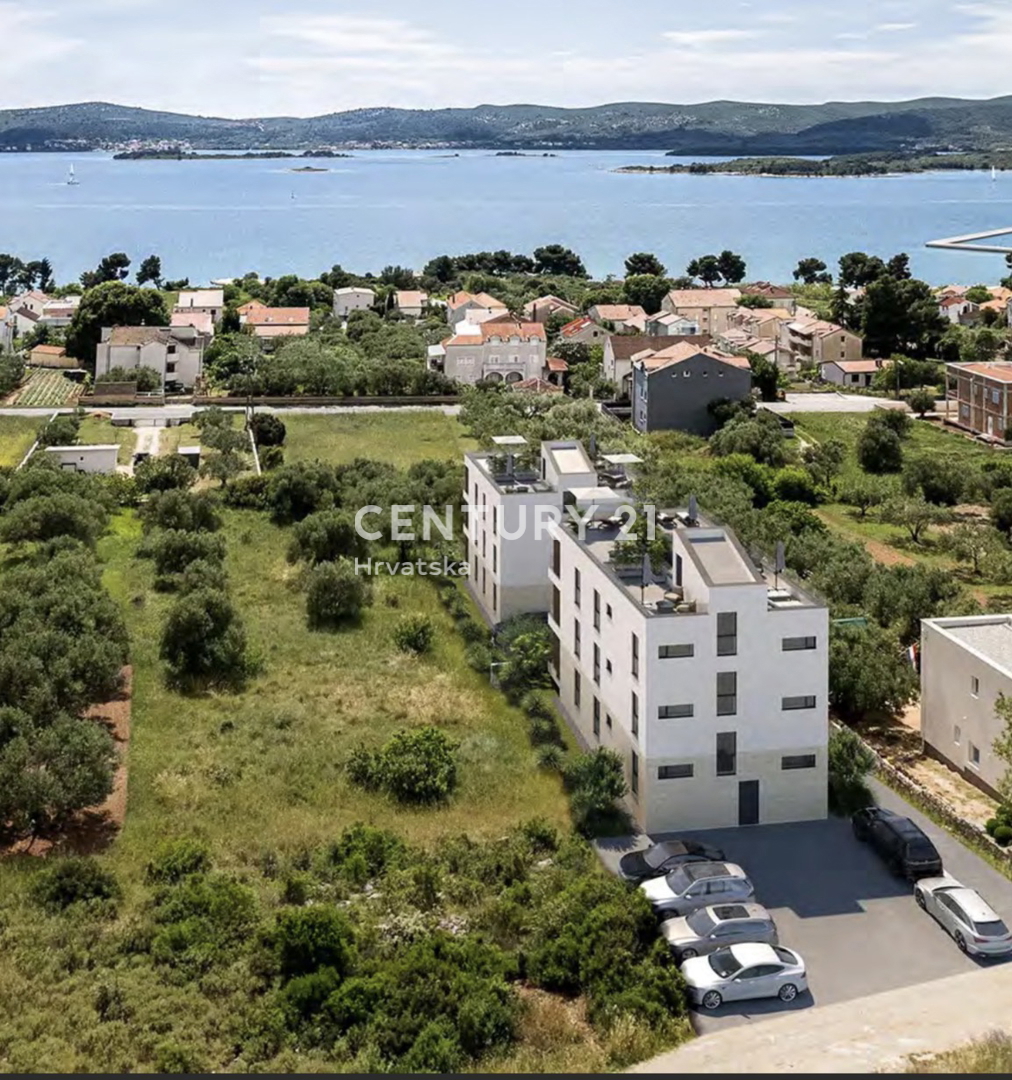 SVETI FILIP I JAKOV, appartamento 2,5 locali 69,73 m2, piano terra, cortile privato