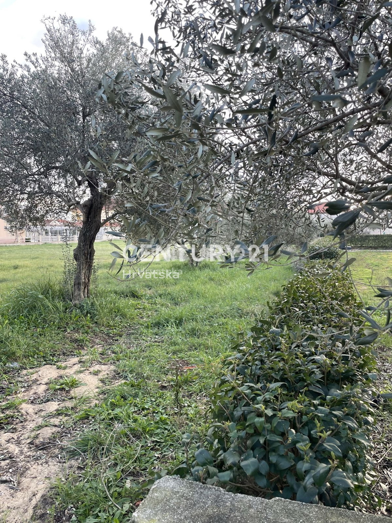 Terreno edificabile a Biograd na Moru di 566 m2