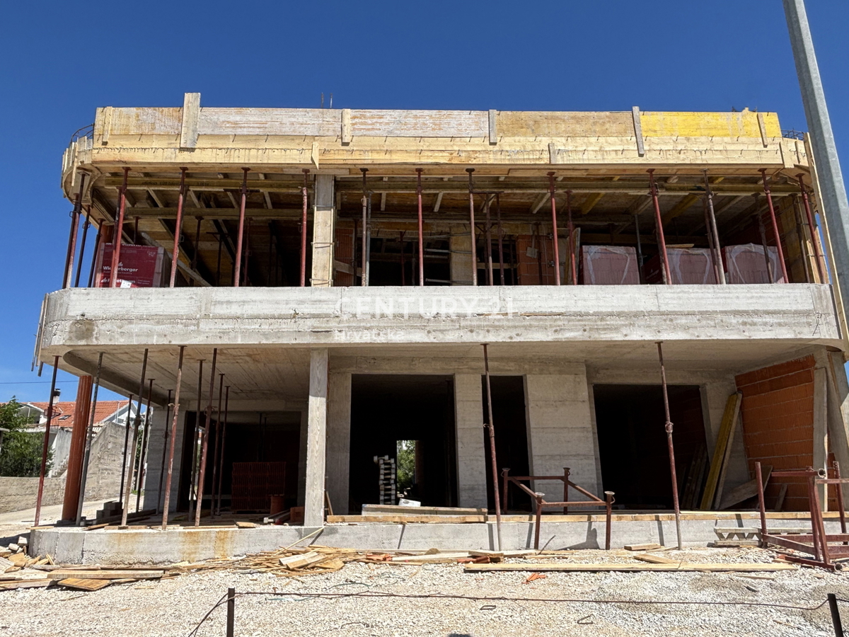 NUOVA COSTRUZIONE A VODICE: OLTRE 100 M², ORIENTAMENTO SUD-OVEST, 3 MINUTI DAL MARE