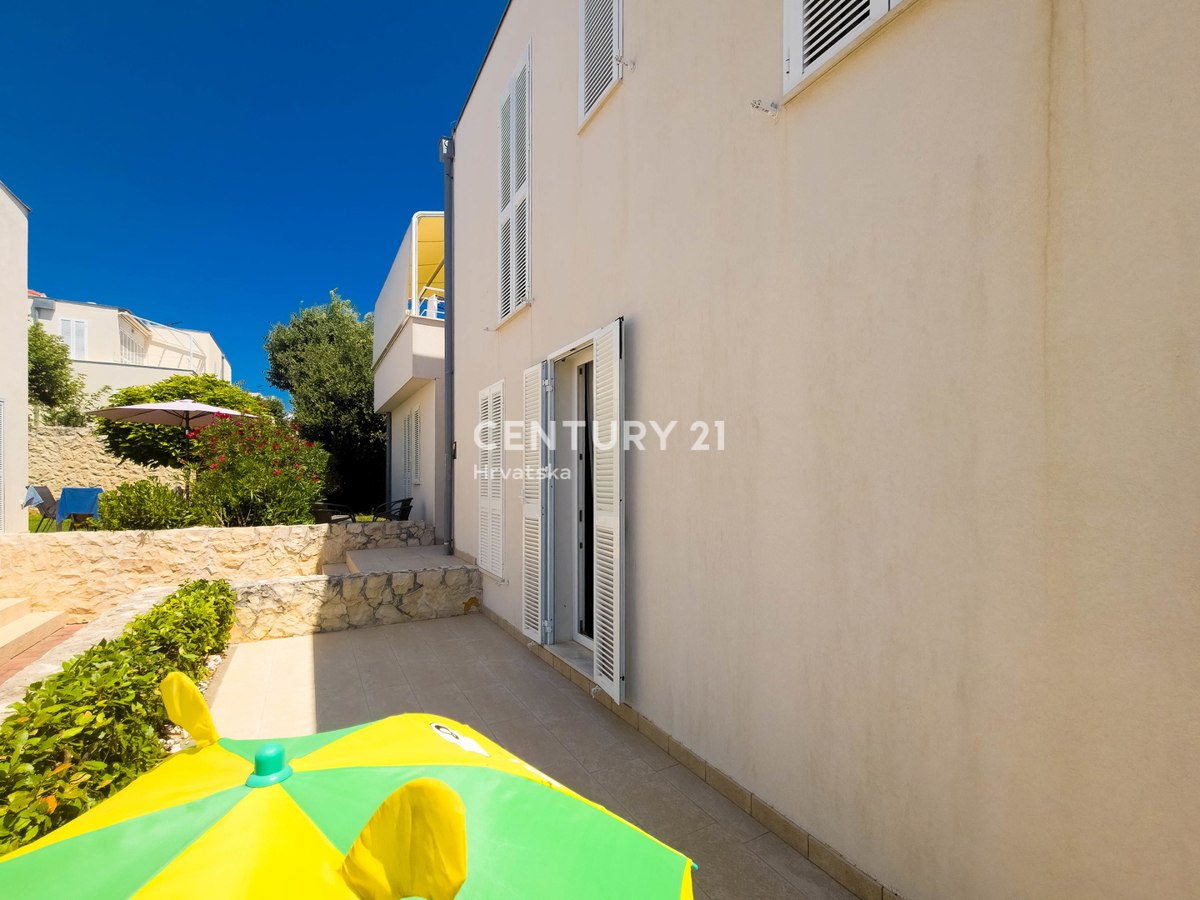 PETRČANE, APPARTAMENTO 2° FILA AL MARE, SUNNYSIDE RESORT, PIANO TERRA, ARREDATO