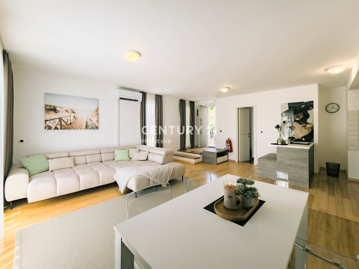 PETRČANE, APPARTAMENTO 2° FILA AL MARE, SUNNYSIDE RESORT, PIANO TERRA, ARREDATO