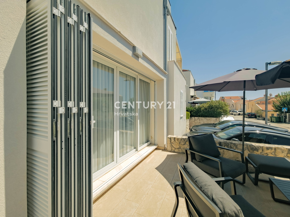 PETRČANE, APPARTAMENTO 2° FILA AL MARE, SUNNYSIDE RESORT, PIANO TERRA, ARREDATO