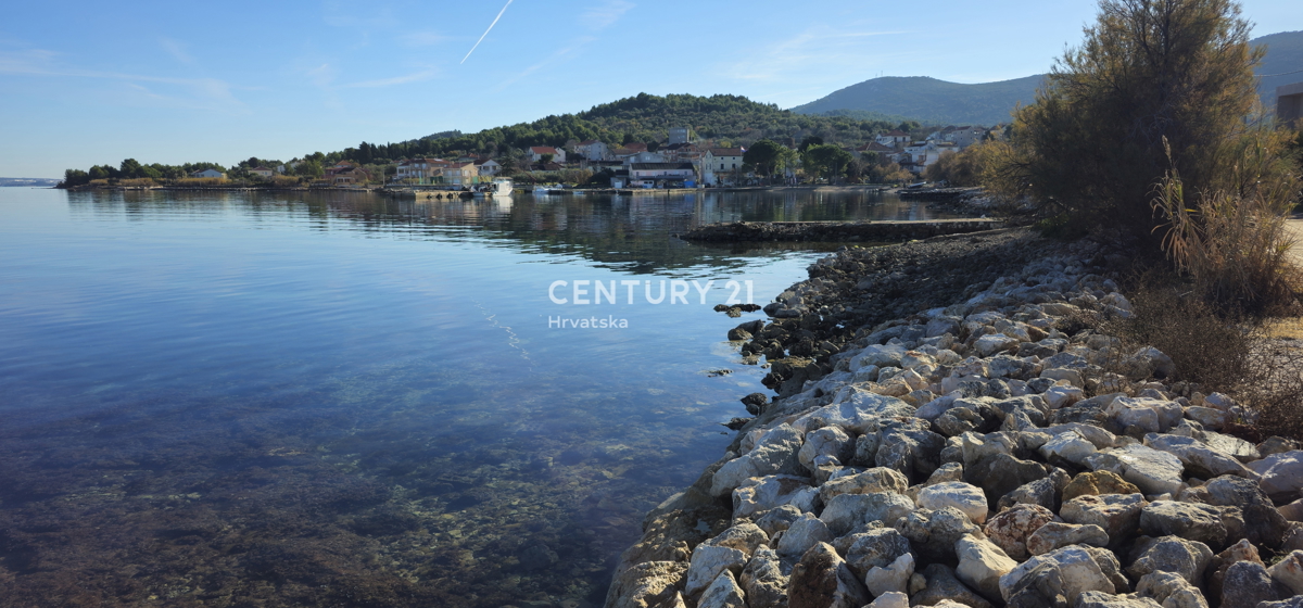 Pašman, Banj, terreno edificabile, prima fila sul mare, superficie 1760 m2