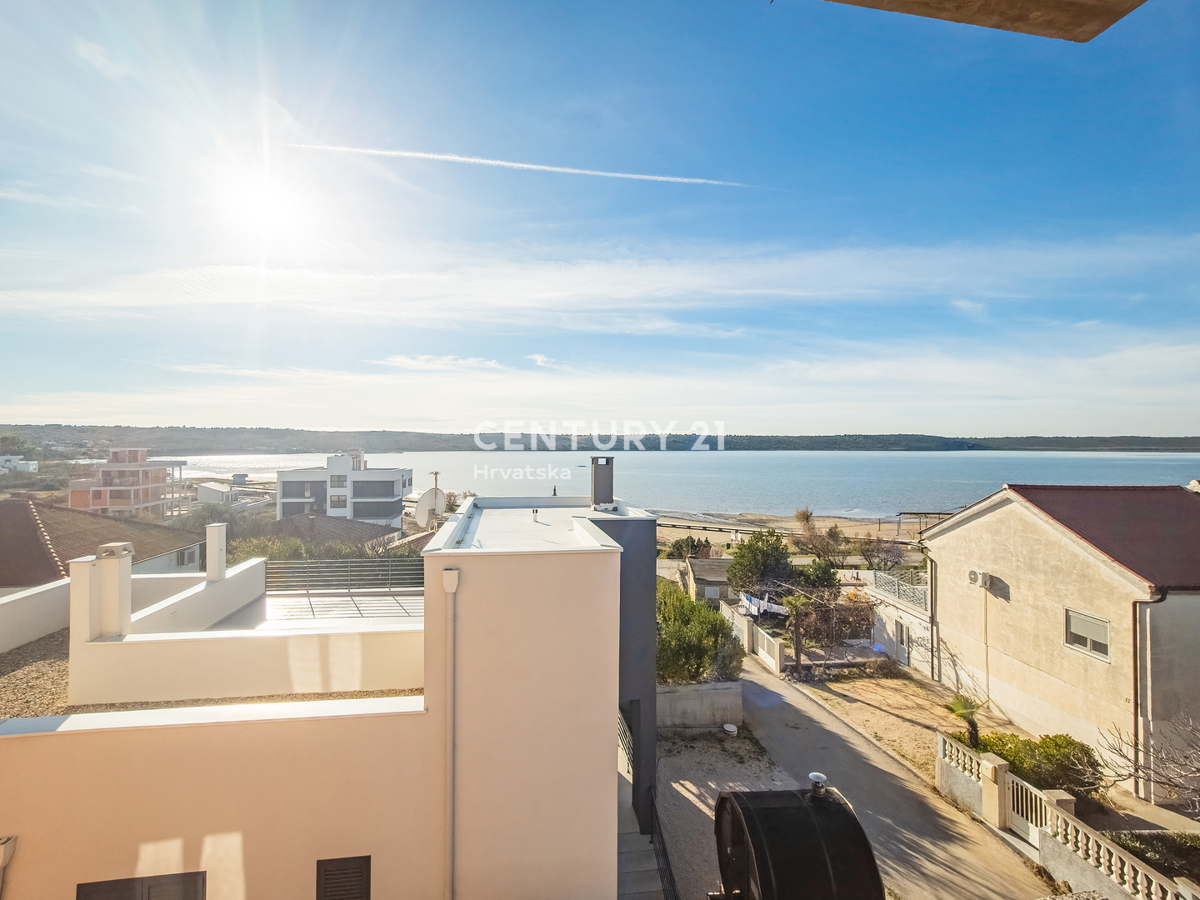 ZADAR, LJUBAČ, LUX. NUOVO. S4= 100,66 m2, 1° piano, 50 M DAL MARE E DALLA SPIAGGIA, VISTA MARE