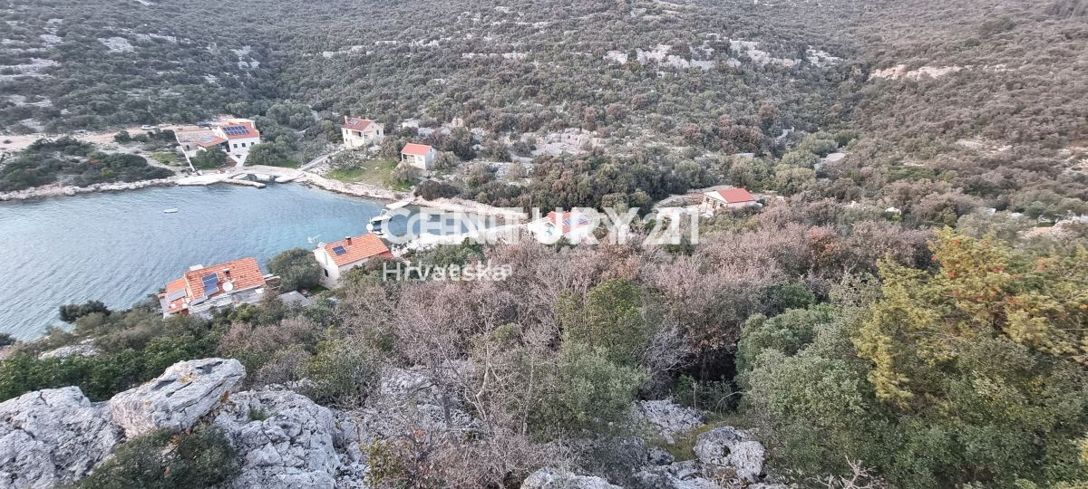 Tkon, Donje More, zemljište uz more u uvali zaštićenoj od vjetrova