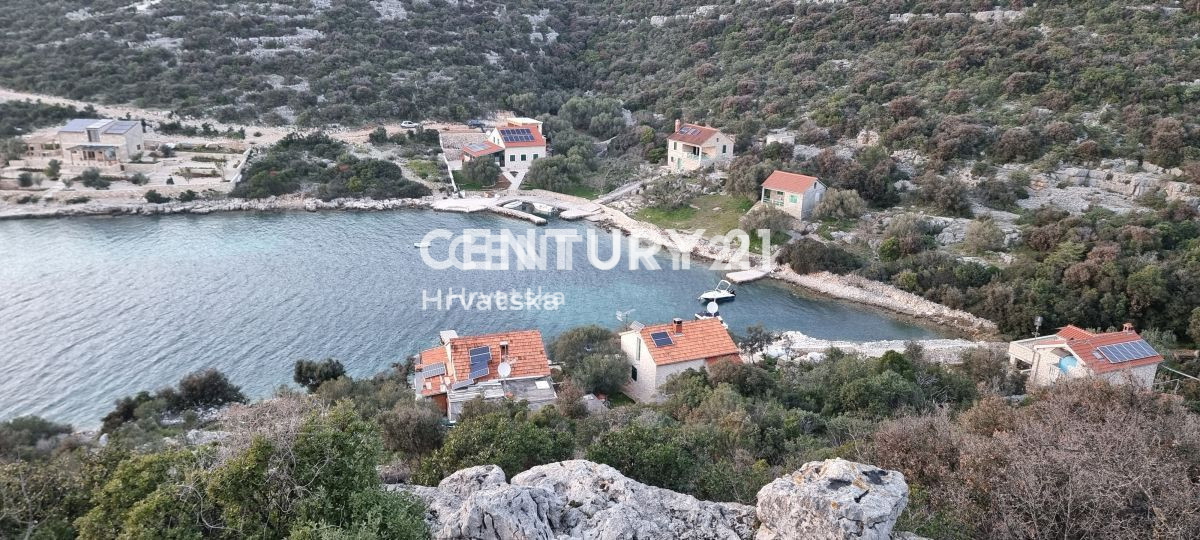 Tkon, Donje More, zemljište uz more u uvali zaštićenoj od vjetrova