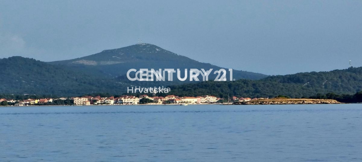 Pašman, Neviđane, Građevinska parcela