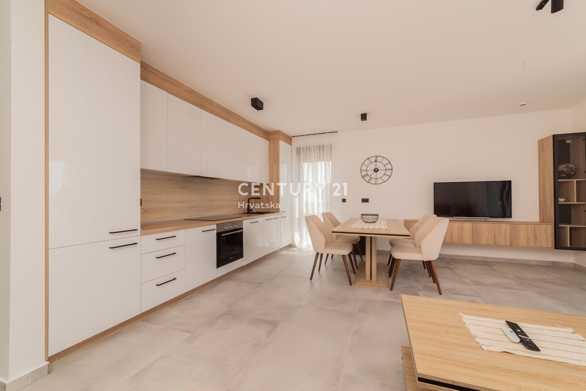 ZADAR, MASLENICA, APPARTAMENTO AL 1° PIANO, SPLENDIDA VISTA SUL MARE, 150 M DAL MARE