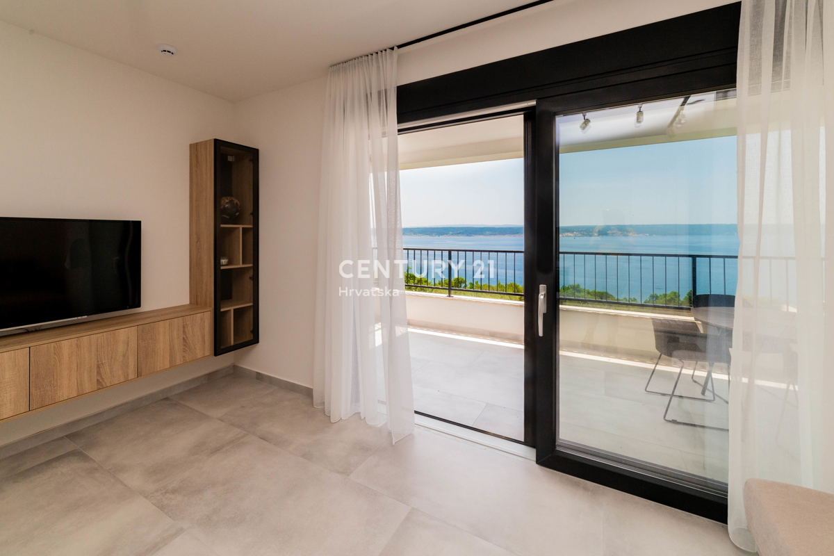 ZADAR, MASLENICA, APPARTAMENTO AL 1° PIANO, SPLENDIDA VISTA SUL MARE, 150 M DAL MARE