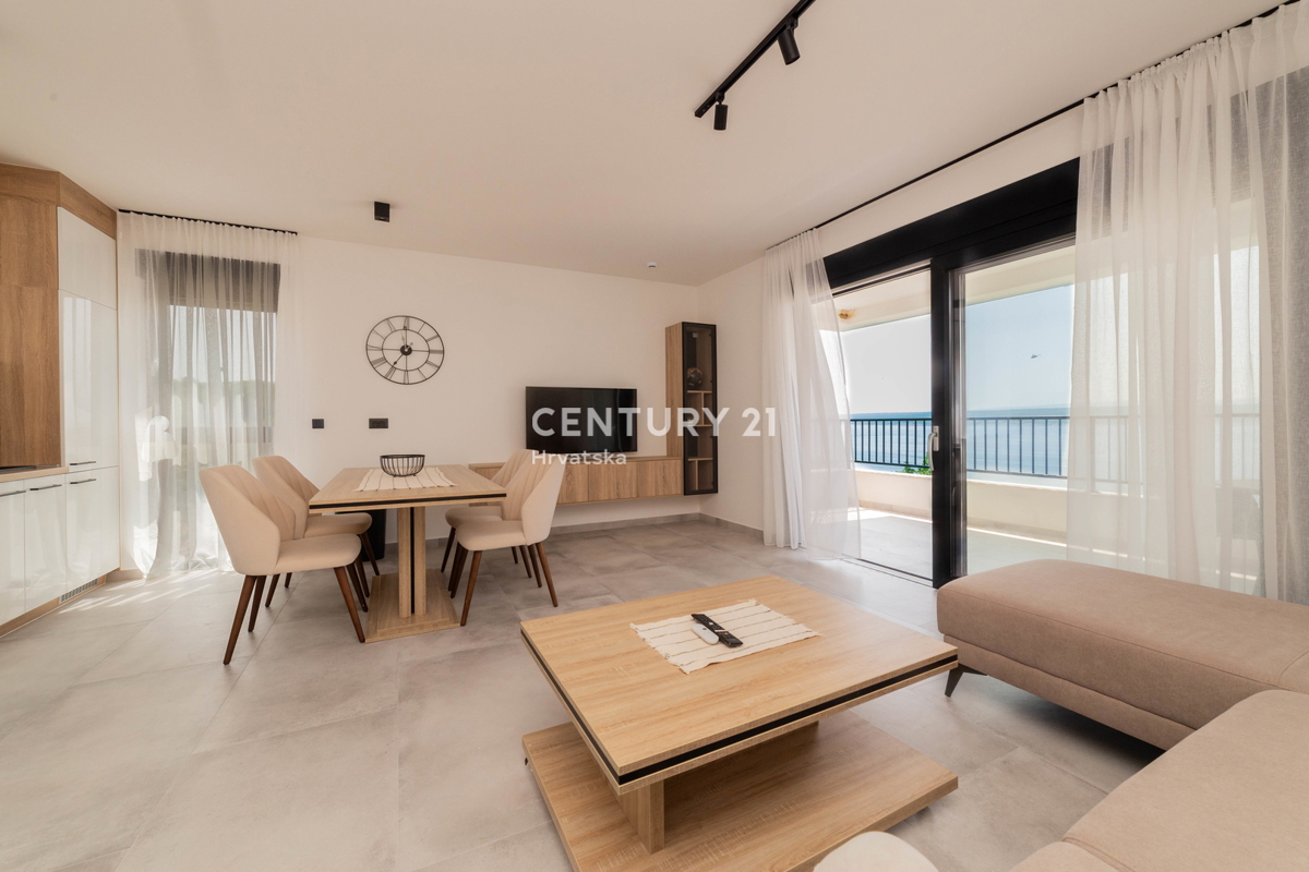 ZADAR, MASLENICA, APPARTAMENTO AL 1° PIANO, SPLENDIDA VISTA SUL MARE, 150 M DAL MARE