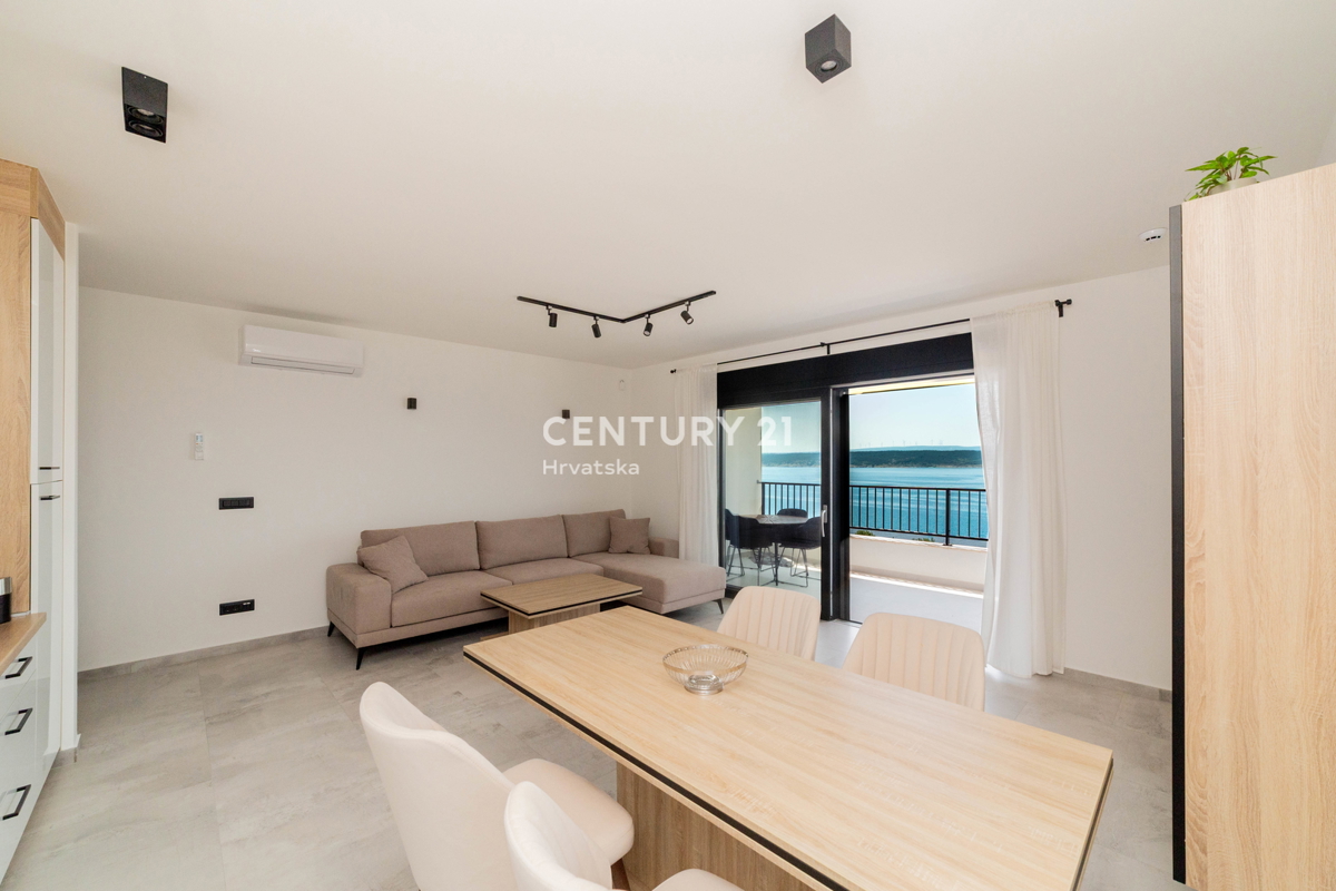 ZADAR, MASLENICA, APPARTAMENTO AL 1° PIANO, SPLENDIDA VISTA SUL MARE, 150 M DAL MARE