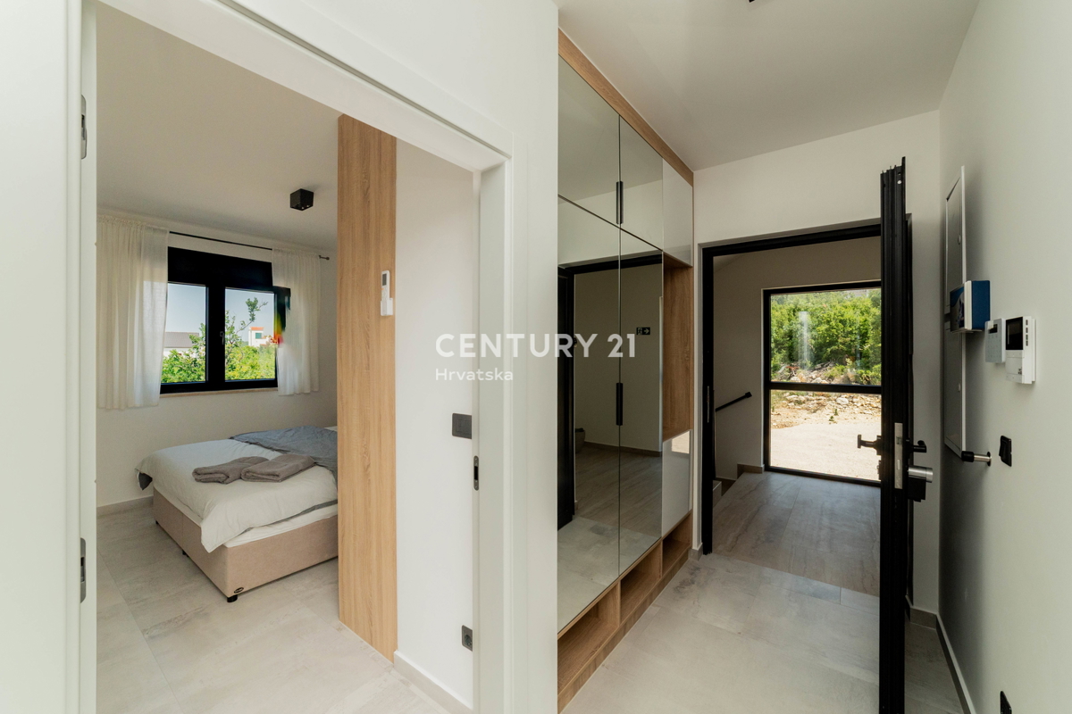 ZADAR, MASLENICA, APPARTAMENTO AL 1° PIANO, SPLENDIDA VISTA SUL MARE, 150 M DAL MARE