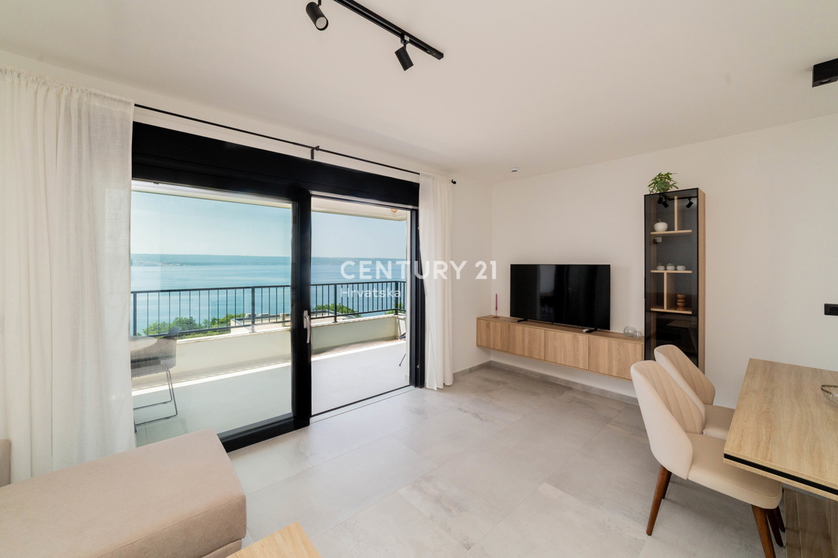 ZADAR, MASLENICA, APPARTAMENTO AL 1° PIANO, SPLENDIDA VISTA SUL MARE, 150 M DAL MARE