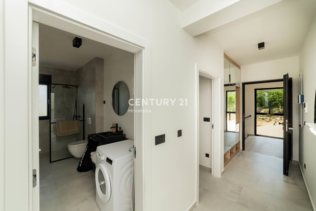 ZADAR, MASLENICA, APPARTAMENTO AL 1° PIANO, SPLENDIDA VISTA SUL MARE, 150 M DAL MARE