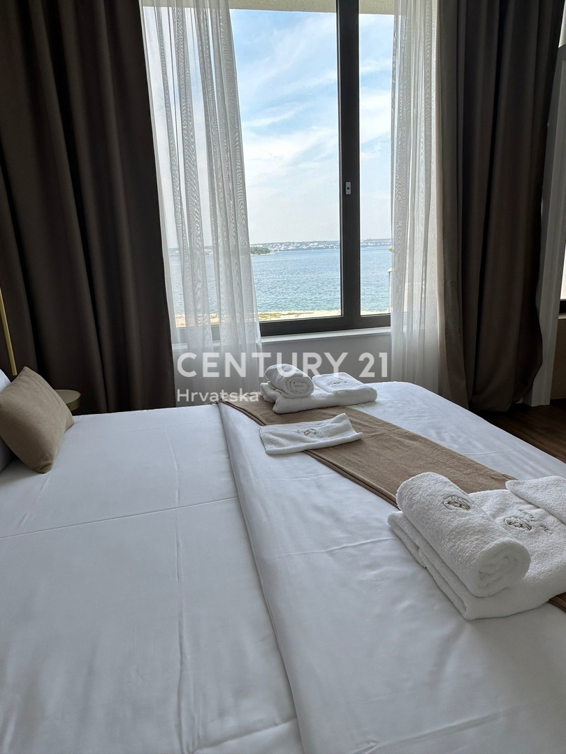 Pašman, Tkon, fronte mare, villa di lusso con piscina, garage e sauna