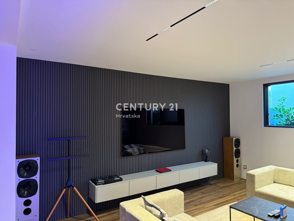 Pašman, Tkon, fronte mare, villa di lusso con piscina, garage e sauna