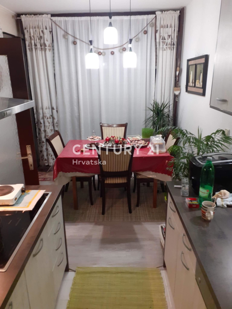 Šibenik - appartamento con due camere con vista mare - centro