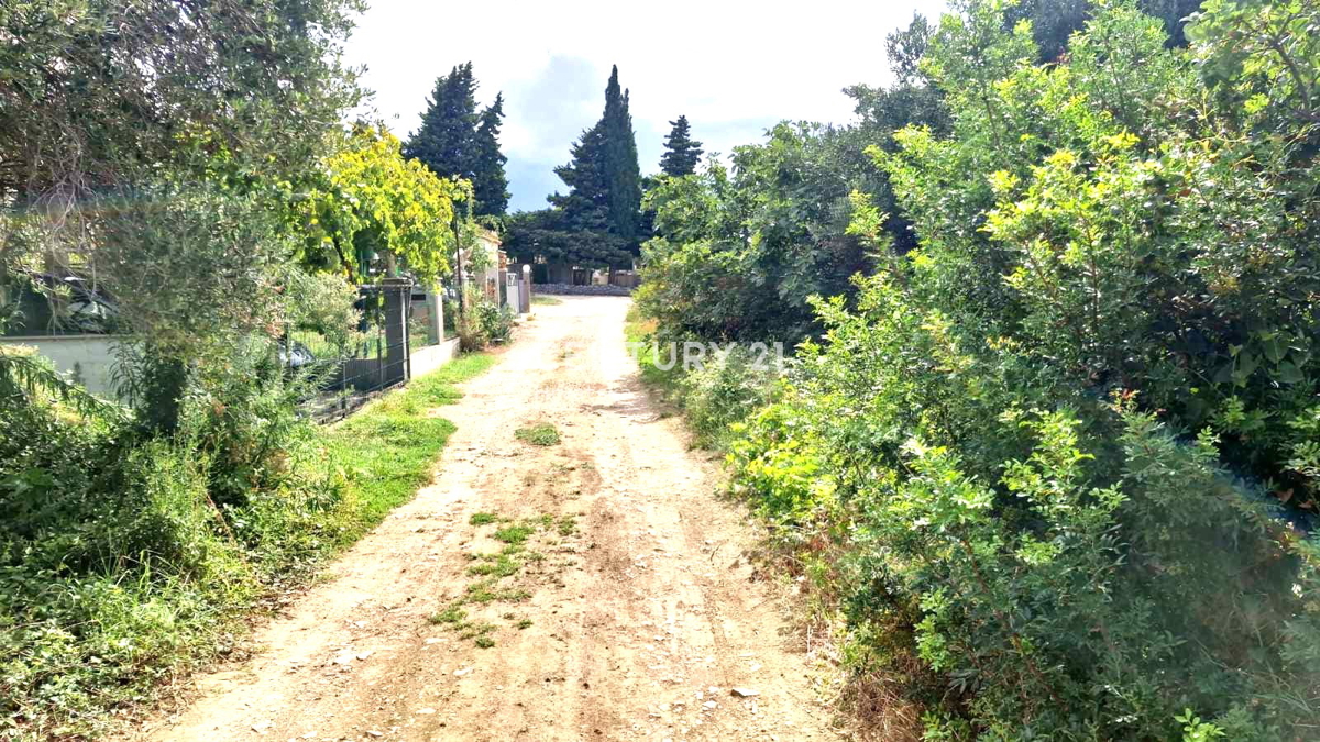 Tribunj - Provincia di Sebenico - terreno edificabile con vista mare