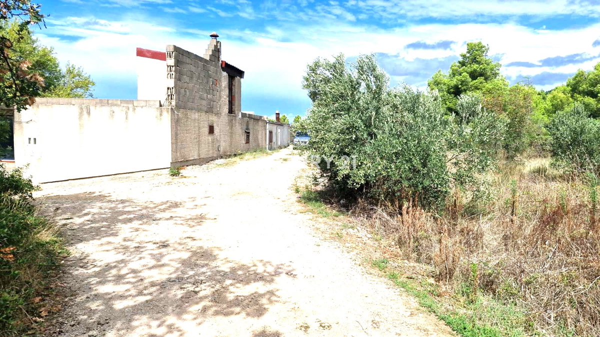 Tribunj - Provincia di Sebenico - terreno edificabile con vista mare