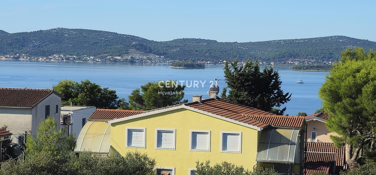 Sveti Filip i Jakov, appartamento di 78 m2 con splendida vista sul mare e sulle isole