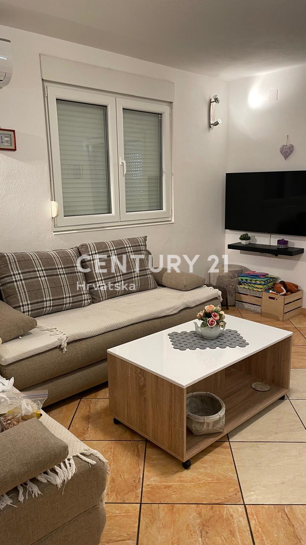 Sveti Filip i Jakov, appartamento di 78 m2 con splendida vista sul mare e sulle isole