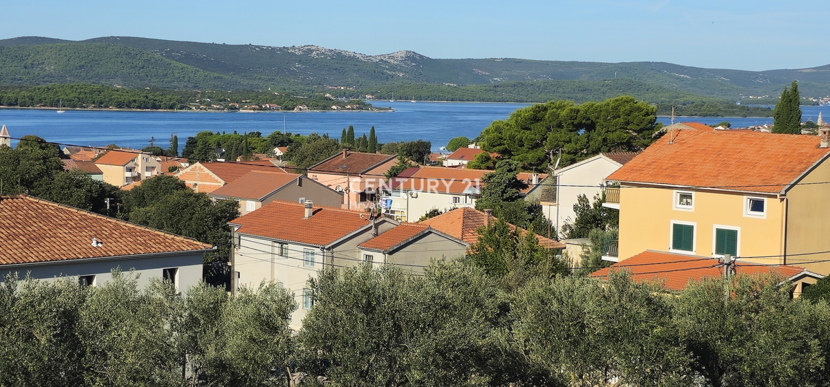 Sveti Filip i Jakov, appartamento di 78 m2 con splendida vista sul mare e sulle isole