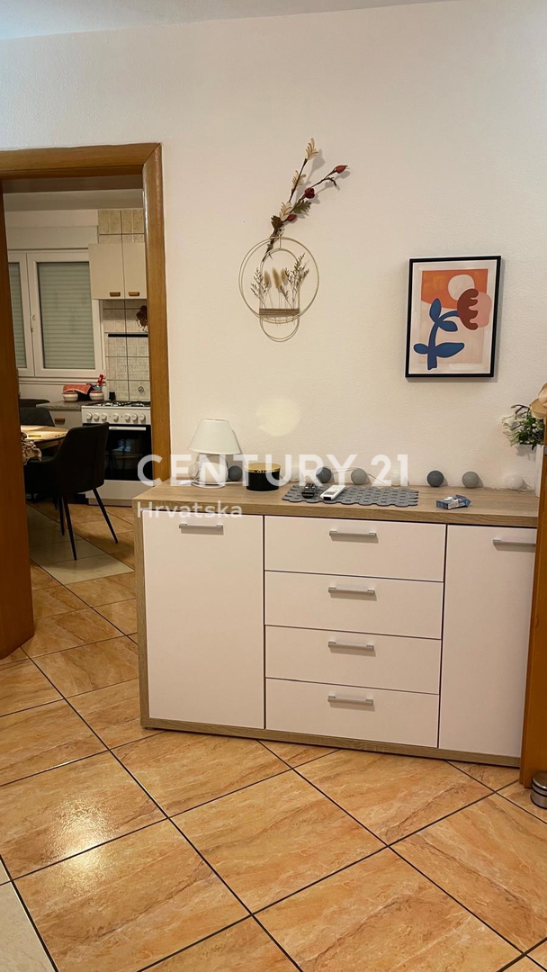 Sveti Filip i Jakov, appartamento di 78 m2 con splendida vista sul mare e sulle isole